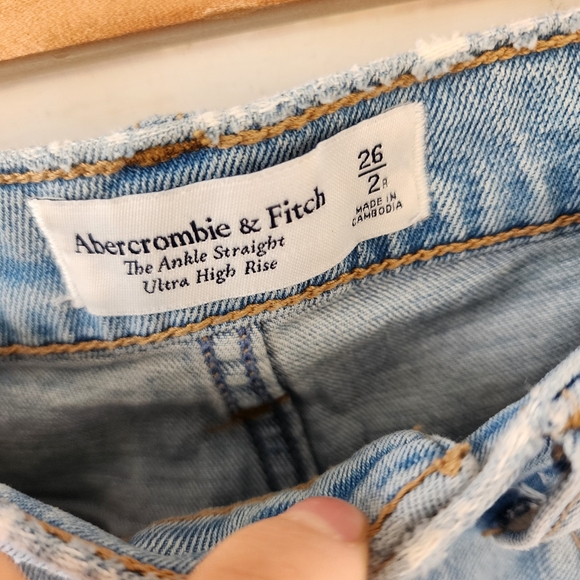 Abercrombie And Fitch The Ankle Straight Ultra High Rise Jeans - Picture 7 of 12